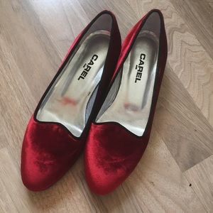 NWOB Carel Velvet Smoking Slippers IT37 / US7